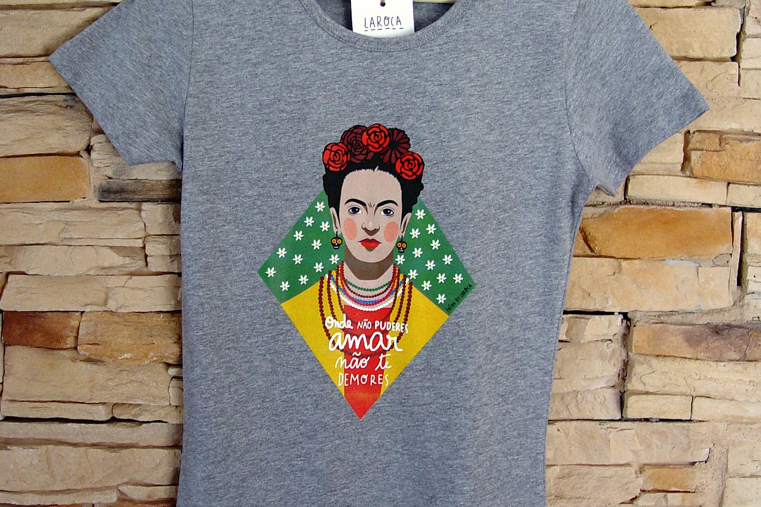 T-shirt de mulher em algodão, com impressão digital localizada - Laroca